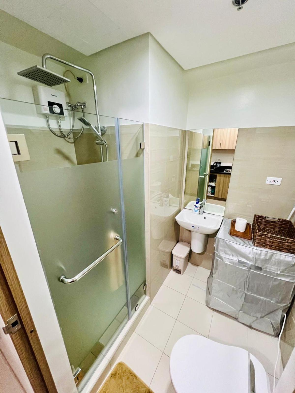 Shore 2 Residences Tower 2 Pasay Eksteriør bilde