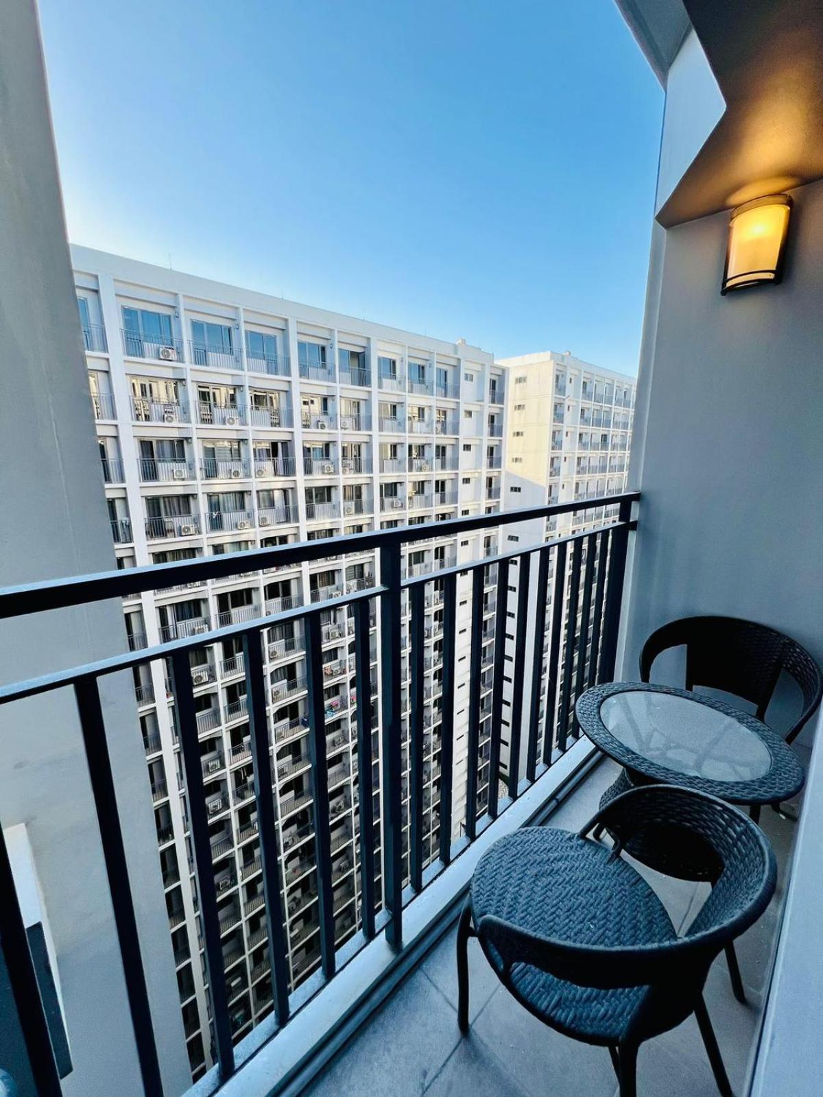 Shore 2 Residences Tower 2 Pasay Eksteriør bilde
